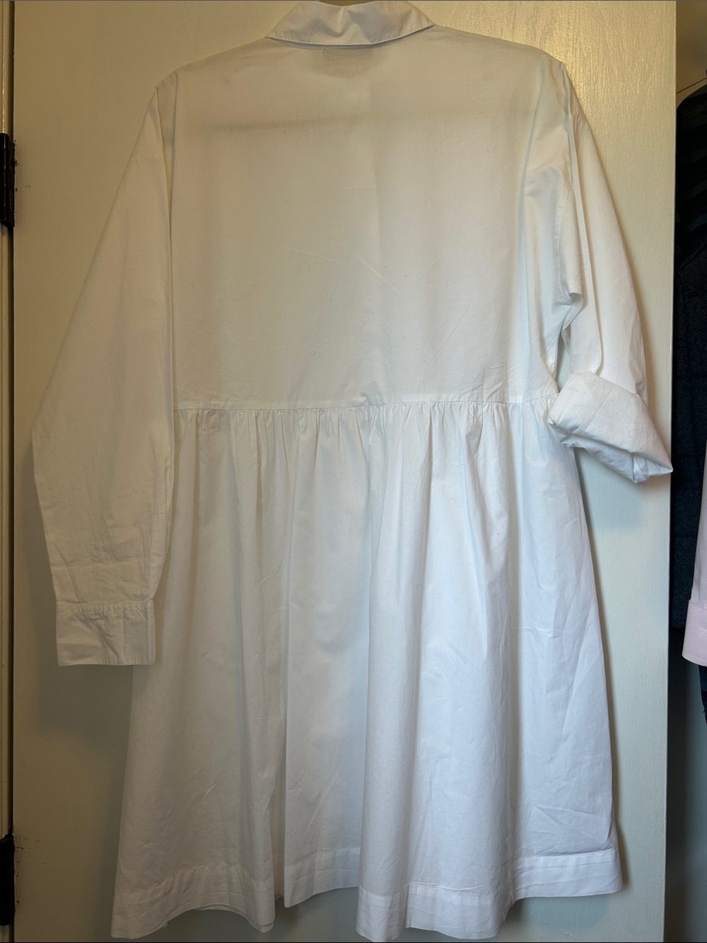 LOFT White Classic Collared Button-Up Shirt - Picture 4 of 4